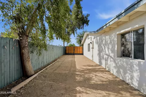 Exterior - 2209 E Windsor Ave, Phoenix, AZ 85006 photo 11 of 12