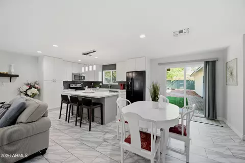 Dining - 2209 E Windsor Ave, Phoenix, AZ 85006 photo 1 of 1