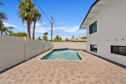 Exterior - 3921 E Sahuaro Dr, Phoenix, AZ 85028 photo 5 of 7