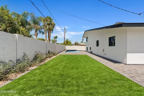 Exterior - 3921 E Sahuaro Dr, Phoenix, AZ 85028 photo 6 of 7