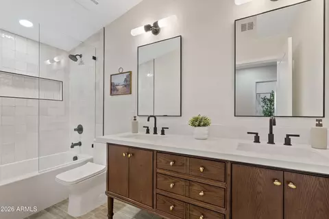 Bath - 3921 E Sahuaro Dr, Phoenix, AZ 85028 photo 3 of 8