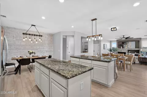 Kitchen - 2183 E La Costa Dr, Gilbert, AZ 85298 photo 4 of 7