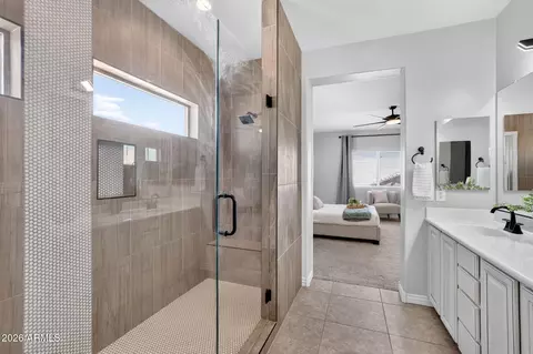 Bath - 2183 E La Costa Dr, Gilbert, AZ 85298 photo 2 of 4