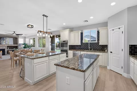 Kitchen - 2183 E La Costa Dr, Gilbert, AZ 85298 photo 3 of 7