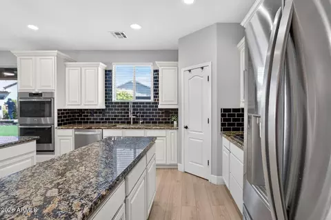 Kitchen - 2183 E La Costa Dr, Gilbert, AZ 85298 photo 7 of 7