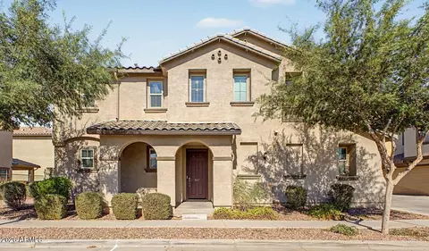 887 S Swallow Ln, Gilbert, AZ 85296
