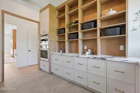 Entry Way - 3531 N 34th St, Phoenix, AZ 85018 photo 2 of 2