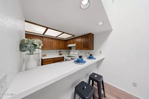 Kitchen - 27 E Betty Elyse Ln, Phoenix, AZ 85022 photo 2 of 5