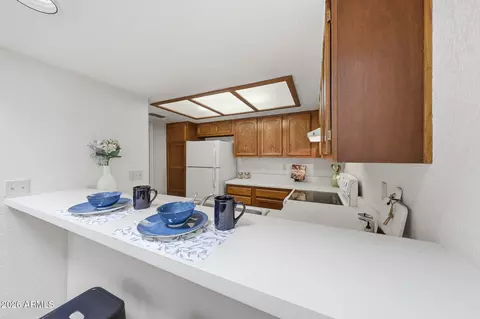 Kitchen - 27 E Betty Elyse Ln, Phoenix, AZ 85022 photo 5 of 5