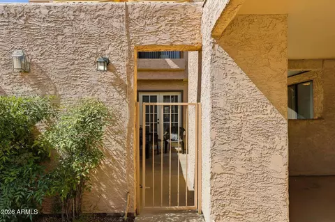 Exterior - 27 E Betty Elyse Ln, Phoenix, AZ 85022 photo 3 of 7