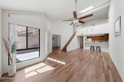 Living - 27 E Betty Elyse Ln, Phoenix, AZ 85022 photo 3 of 7