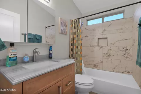 Bath - 2258 E Soft Wind Dr, Phoenix, AZ 85024 photo 4 of 4
