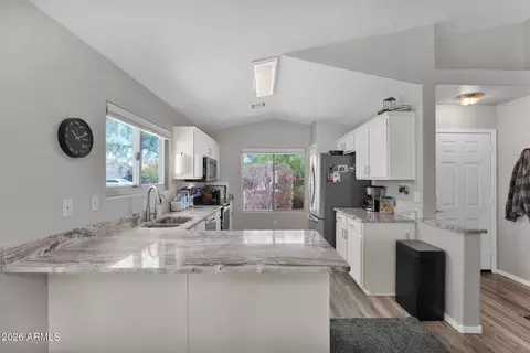Kitchen - 2258 E Soft Wind Dr, Phoenix, AZ 85024 photo 2 of 5