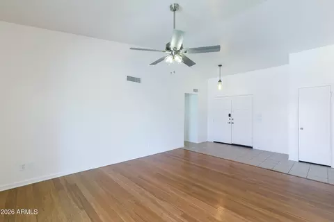 4056 W Mercer Ln, Phoenix, AZ 85029