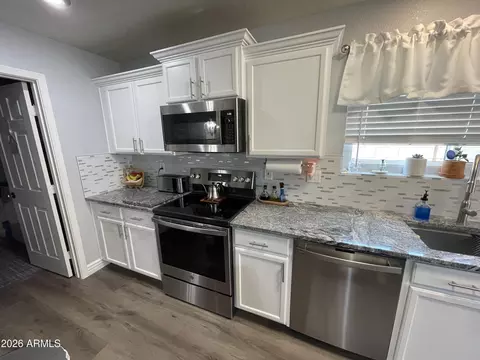 Kitchen - 11404 E Renata Ave, Mesa, AZ 85212 photo 4 of 4