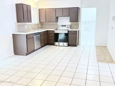 Kitchen - 7202 N 36th Ave N, Phoenix, AZ 85051 photo 2 of 2