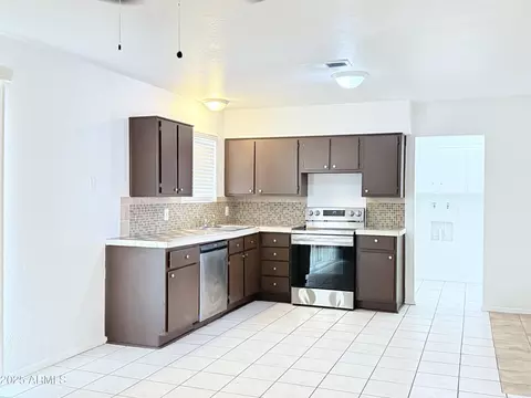 Kitchen - 7202 N 36th Ave N, Phoenix, AZ 85051 photo 1 of 2