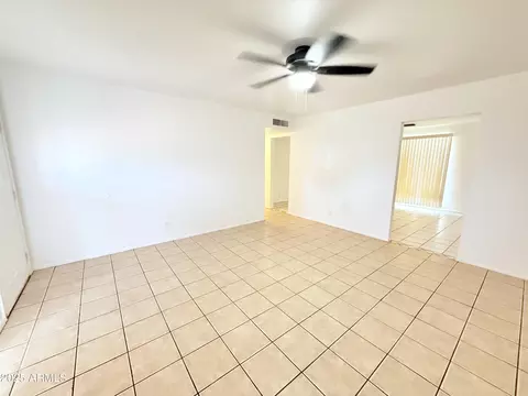 Living - 7202 N 36th Ave N, Phoenix, AZ 85051 photo 5 of 5
