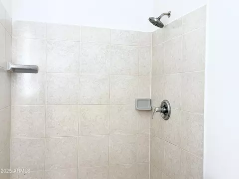 Bath - 7202 N 36th Ave N, Phoenix, AZ 85051 photo 2 of 4