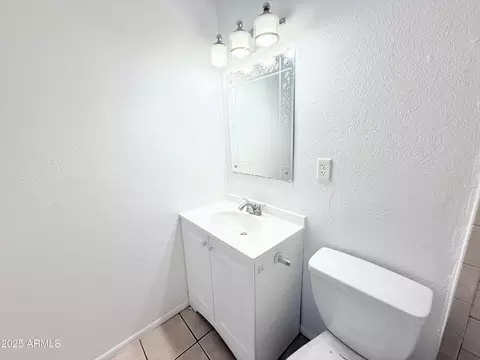 Bath - 7202 N 36th Ave N, Phoenix, AZ 85051 photo 1 of 4