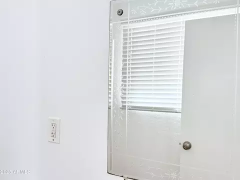 Bath - 7202 N 36th Ave N, Phoenix, AZ 85051 photo 3 of 4