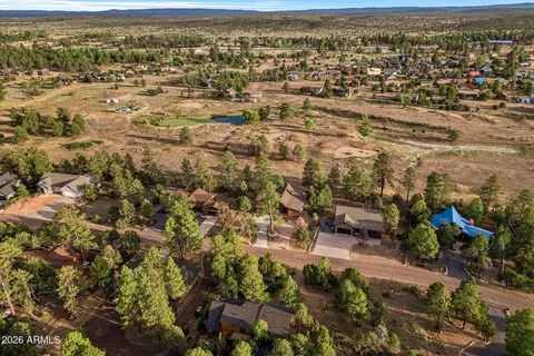 View/Area - 2231 Fairway Dr, Overgaard, AZ 85933 photo 5 of 7