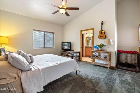 Bedroom - 2231 Fairway Dr, Overgaard, AZ 85933 photo 3 of 6