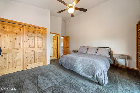 Bedroom - 2231 Fairway Dr, Overgaard, AZ 85933 photo 2 of 6