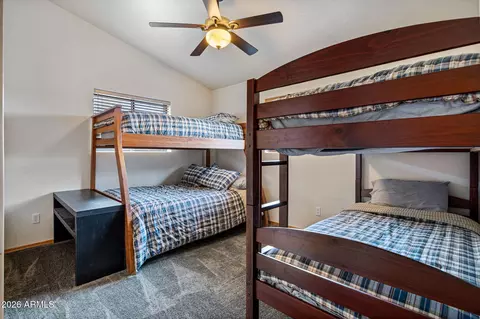 Bedroom - 2231 Fairway Dr, Overgaard, AZ 85933 photo 6 of 6