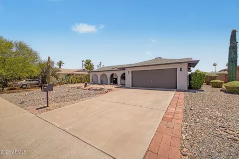 Exterior - 1139 E Watson Dr, Tempe, AZ 85283 photo 2 of 8