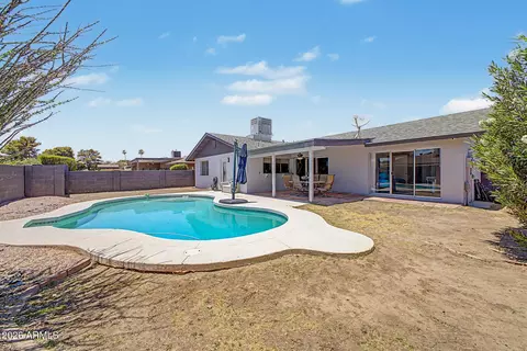 Exterior - 1139 E Watson Dr, Tempe, AZ 85283 photo 7 of 8