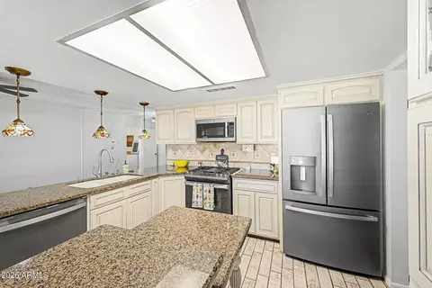 Kitchen - 4302 N 85th Ave, Phoenix, AZ 85037 photo 2 of 4
