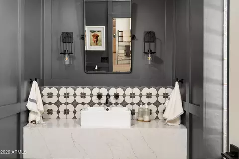 Bath - 3744 E Turney Ave, Phoenix, AZ 85018 photo 7 of 7