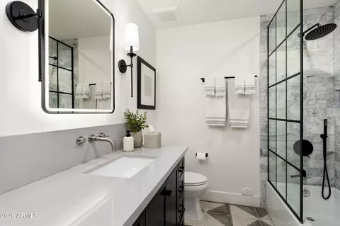Bath - 3744 E Turney Ave, Phoenix, AZ 85018 photo 4 of 7