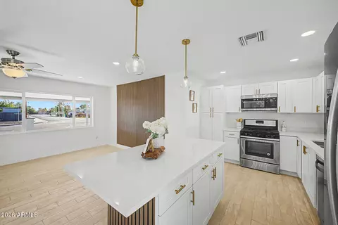Kitchen - 11625 N 20th Ave, Phoenix, AZ 85029 photo 1 of 4