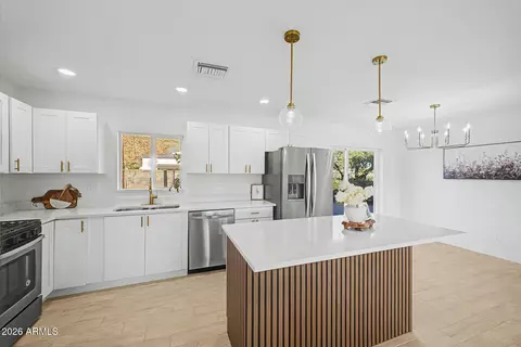 Kitchen - 11625 N 20th Ave, Phoenix, AZ 85029 photo 3 of 4
