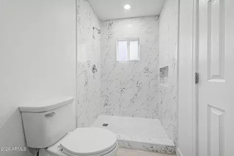 Bath - 11625 N 20th Ave, Phoenix, AZ 85029 photo 1 of 3