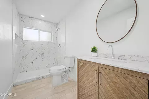 Bath - 11625 N 20th Ave, Phoenix, AZ 85029 photo 3 of 3