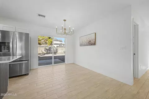 Dining - 11625 N 20th Ave, Phoenix, AZ 85029 photo 4 of 4