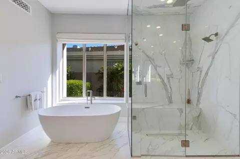 Bath - 6509 N 29th St, Phoenix, AZ 85016 photo 2 of 3