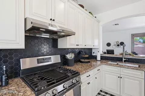 Kitchen - 3358 E Packard Dr, Gilbert, AZ 85298 photo 3 of 3