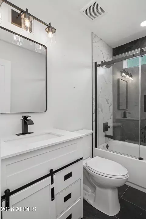 Bath - 3117 E Sweetwater Ave, Phoenix, AZ 85032 photo 5 of 5