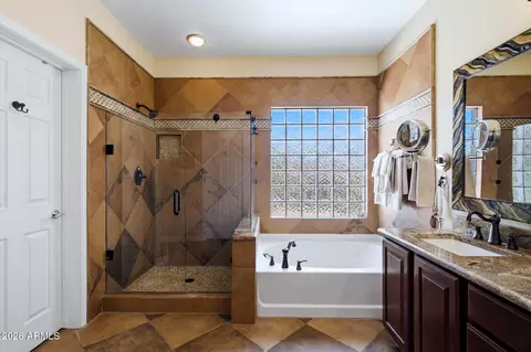 Bath - 2310 W Red Range Way, Phoenix, AZ 85085 photo 3 of 4