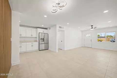 2305 W Maryland Ave, Phoenix, AZ 85015