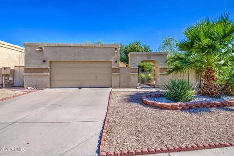 913 E Wahalla Ln, Phoenix, AZ 85024
