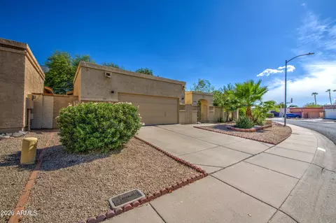 913 E Wahalla Ln, Phoenix, AZ 85024