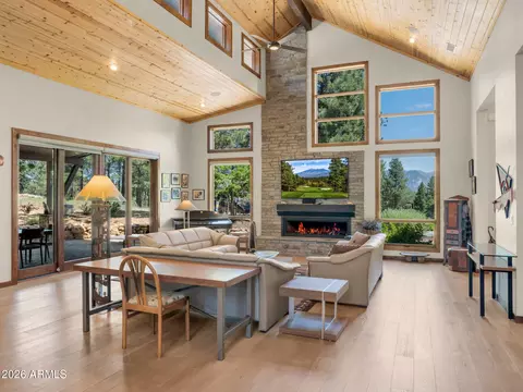2701 E Byrds View Dr, Flagstaff, AZ 86005