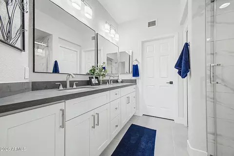 Bath - 45 E 9th Pl #34, Mesa, AZ 85201 photo 1 of 3