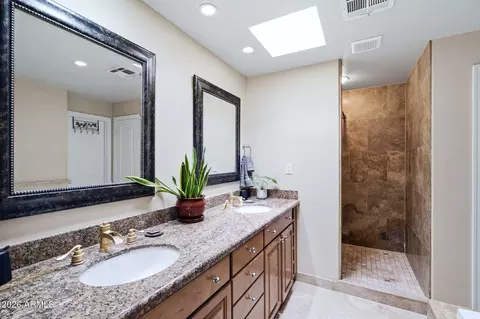 Bath - 4045 E Cambridge Ave, Phoenix, AZ 85008 photo 1 of 3