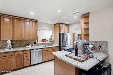 Kitchen - 4045 E Cambridge Ave, Phoenix, AZ 85008 photo 2 of 3